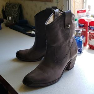Frye pull on short bootie 8